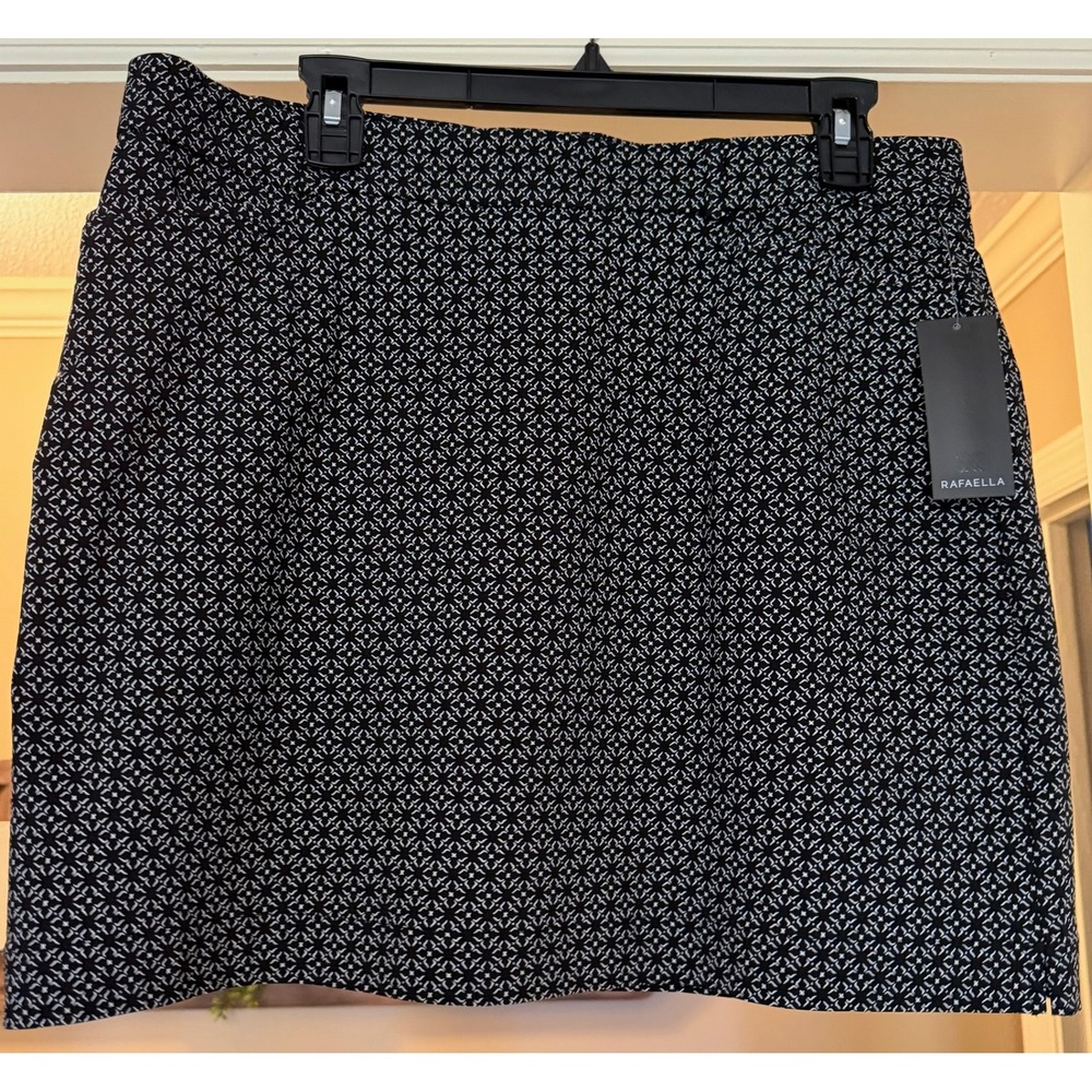 Rafaella Sportswear Black White Geometric Print Skort Petite XL PRBSF038 NWT
